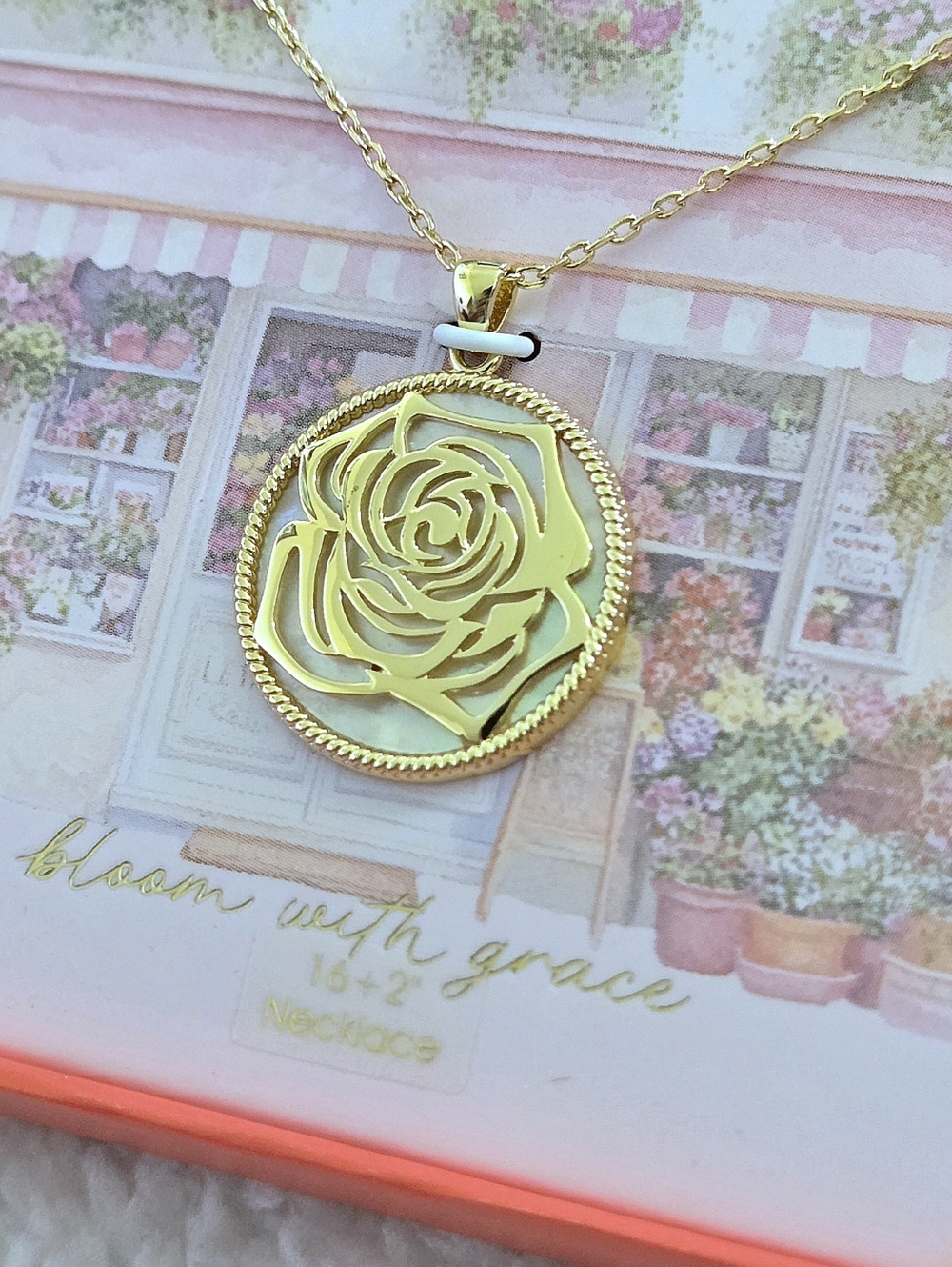Mia Sarine Rose🌹 Cutout✂️ Pendant Necklace - NIB - Picture 12 of 15